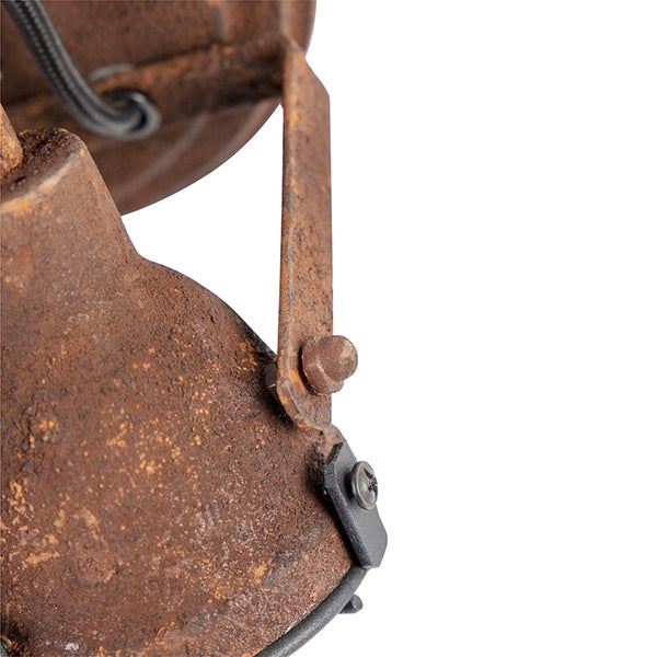 Detailansicht einer Deckenleuchte im Rostdesign