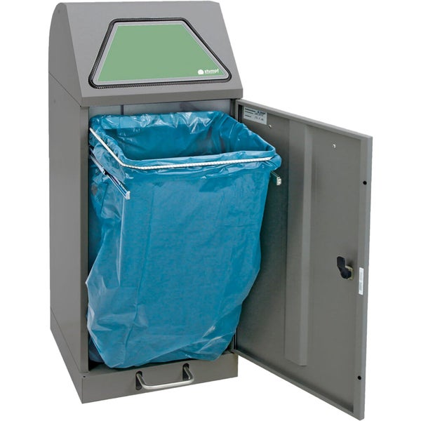Abfallbehälter mit geöffneter Tür und eingesetztem Müllsack