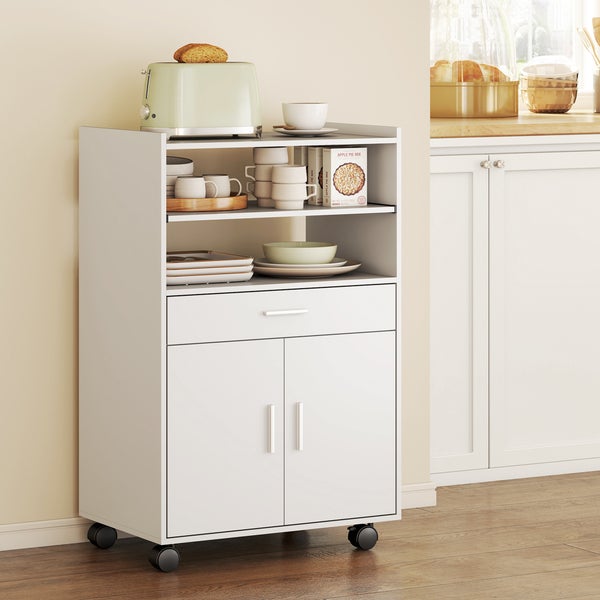 Weißer Küchenrollwagen mit offenen Regalen, einer Schublade und einem zweitürigen Schrank auf Rollen, organisiert mit Geschirr und einem Toaster.