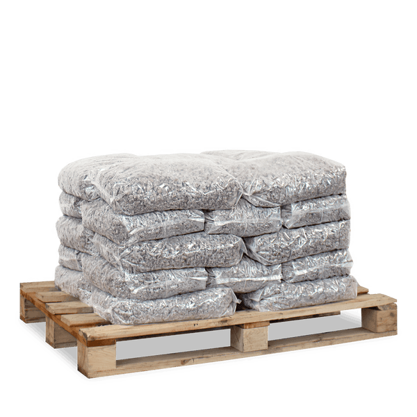 Mehrere Säcke Zierkies gestapelt auf einer Holzpalette.