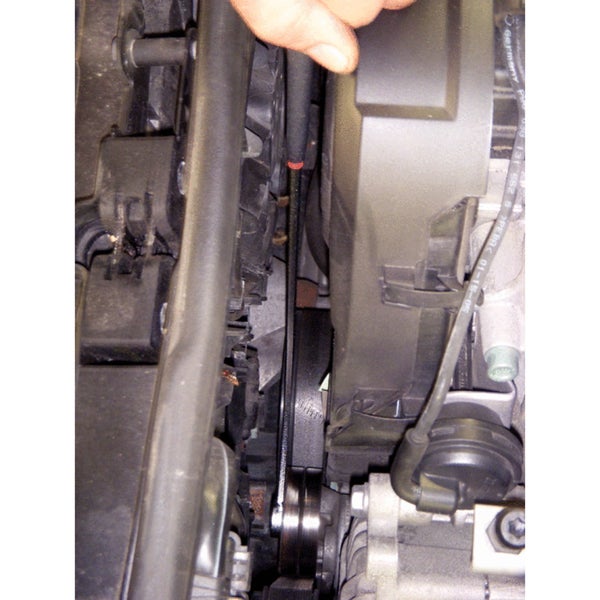 Fünf gebogene Ringschlüssel in den Größen 13, 15, 16, 17 und 19 Millimeter.