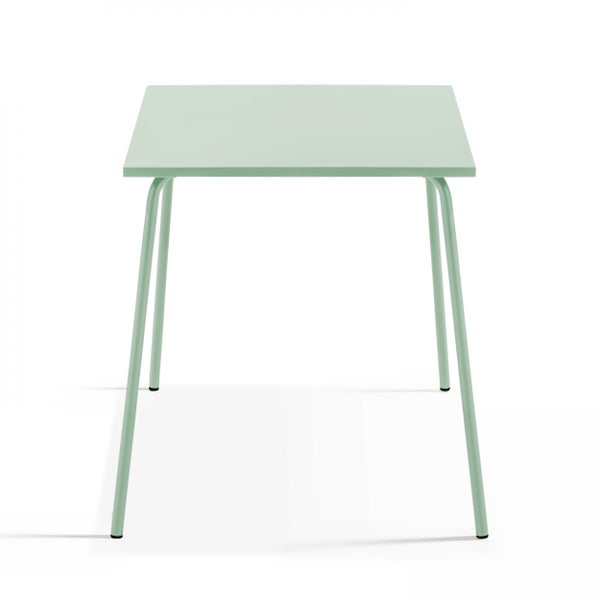 Quadratischer Gartentisch aus Metall in Hellgrün