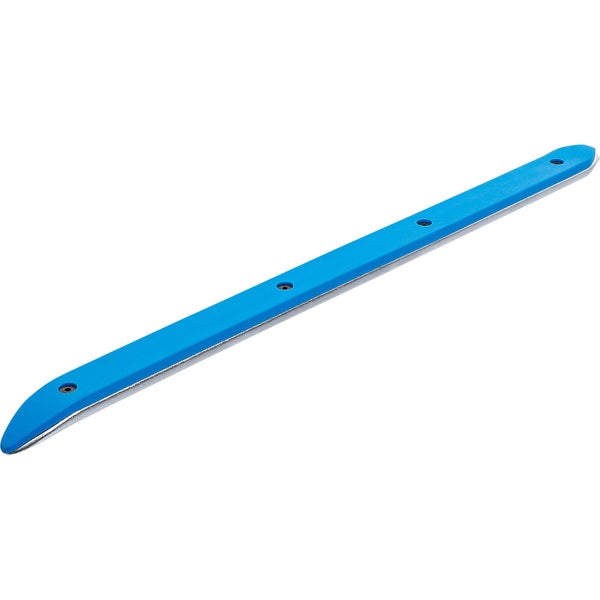 Blaues Steigbügelbrett mit Bohrlöchern