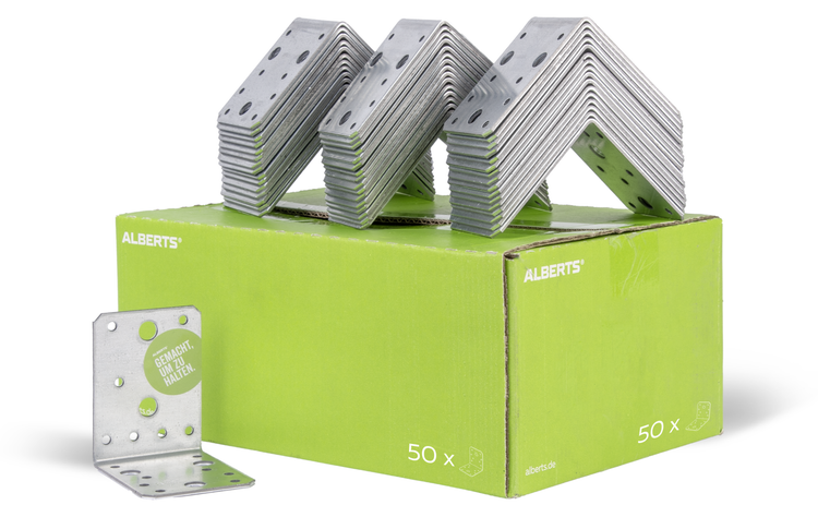 Ein Set von 50 Stück Alberts Winkelverbindern aus verzinktem Stahl auf einer grünen Kartonverpackung mit einem einzelnen Winkelverbinder davor.