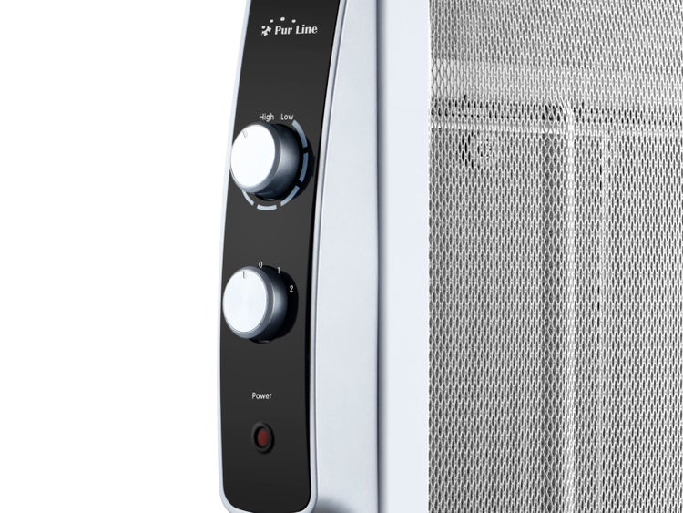 Detailansicht eines Pur Line Heizkörpers mit Temperaturregler und Leistungsstufen.