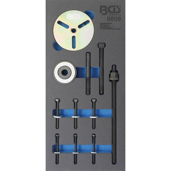 BGS Technic Logo. Werkzeugsatz 9808 in einer Schaumstoffeinlage mit Abziehplatte, Gewindebolzen und Spindel.