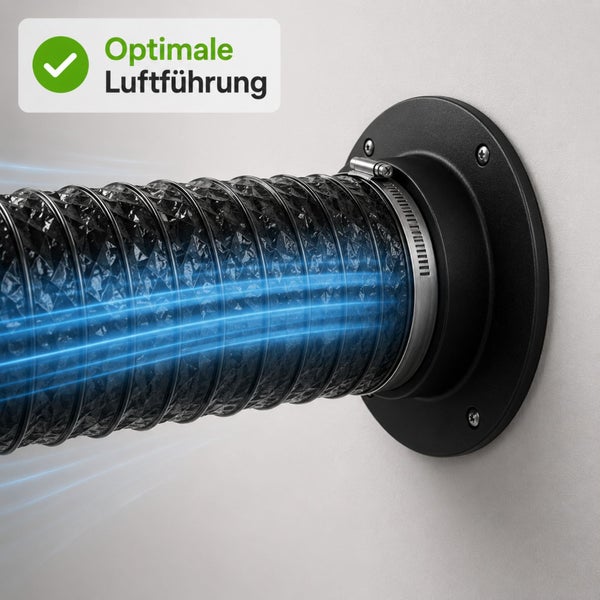 Flexibler Lüftungsschlauch an Wandflansch mit Metallschelle montiert, zeigt optimale Luftführung.
