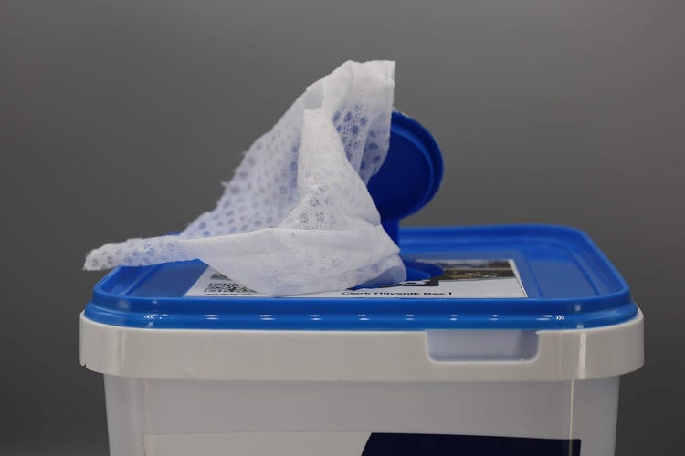 Feuchttücher in einer Aufbewahrungsbox