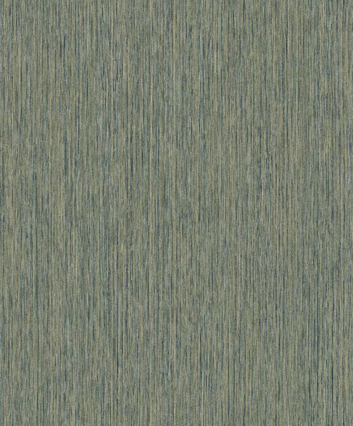 Dekorative Tapete mit Federfächer, goldener Schlangenfigur, Zapfen und Agatscheibe auf einem Tisch