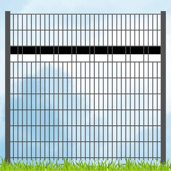 Doppelstabmattenzaun mit Pfosten und Gras im Vordergrund