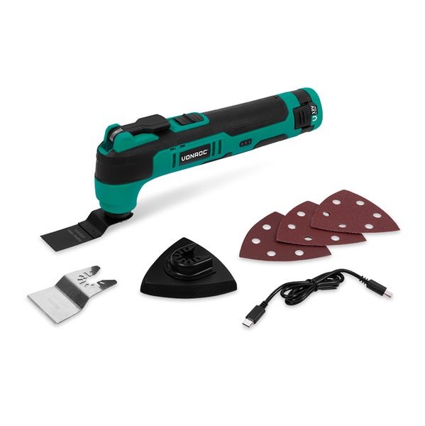 Akku-Multifunktionswerkzeug-Set von Vonroc mit Sägeblatt, Schaber, Schleifplatte, Schleifpapieren und Ladekabel.