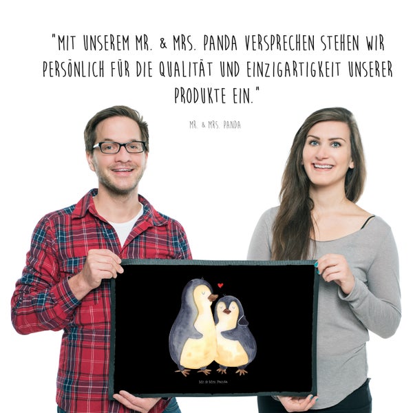 Mr. & Mrs. Panda 50 x 75 cm Fußmatte Pinguin umarmen - Schwarz