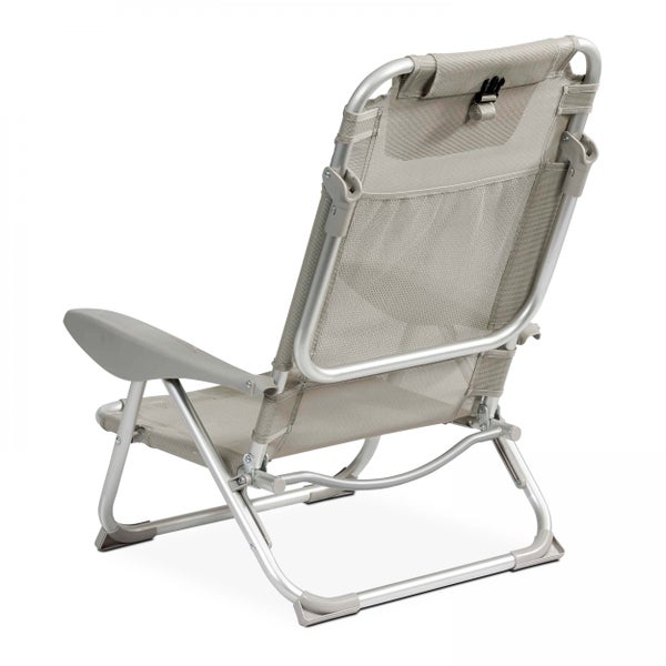 Klappbarer Strandstuhl aus Aluminium mit Textilgewebe, Netztasche an der Rückenlehne und Tragegurt.