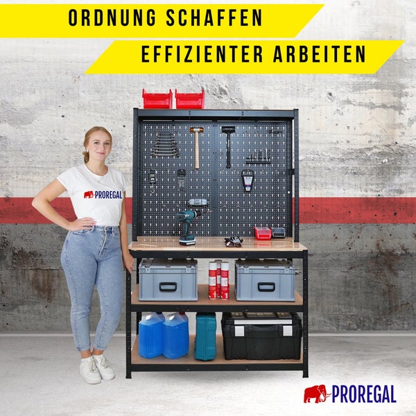 Organisierte Werkstatt-Szene mit einer Frau neben einer Metallwerkbank, Holzarbeitsplatte, Lochwand und Regalböden mit Boxen. Proregal Logo.