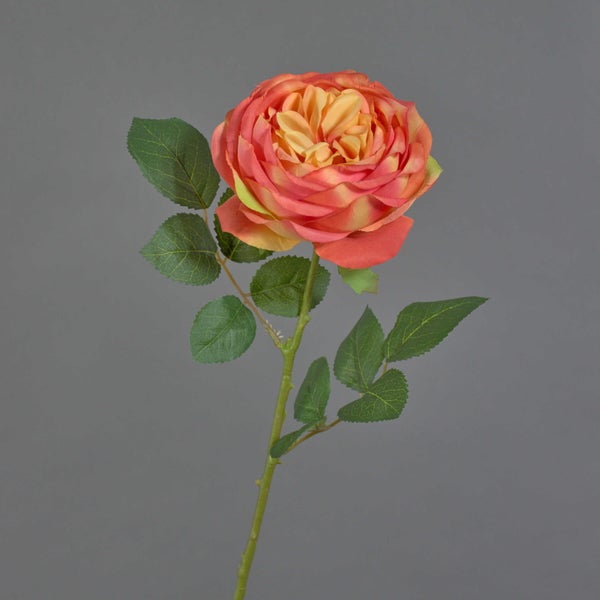 Künstliche Rose in Rot und Orange mit grünem Stiel und Blättern.