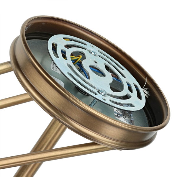 Detailansicht einer Deckenleuchte mit Montageplatte