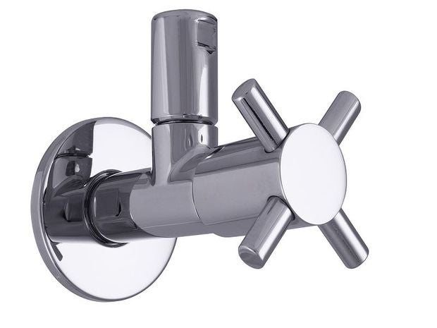 Verchromtes Eckventil mit Kreuzgriff für den Wasseranschluss.