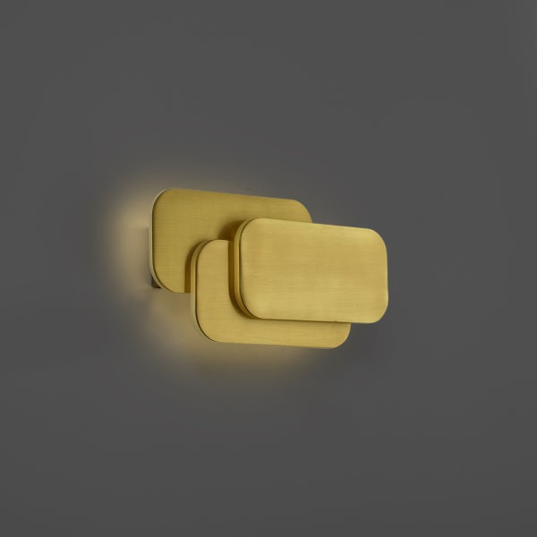 Wandleuchte mit drei rechteckigen Elementen