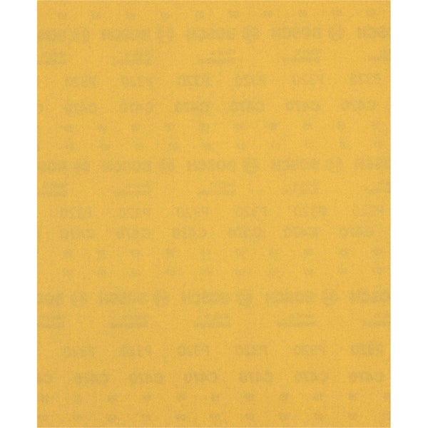 Eine Person schleift Holz mit einem Schwingschleifer und trägt dabei Schutzhandschuhe.