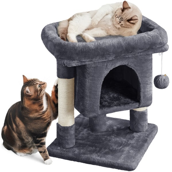 Grauer Katzenkratzbaum mit zwei Katzen