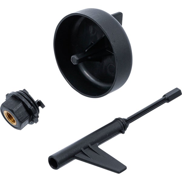 Heller Raum mit verlegtem Laminatboden und einem Bett.