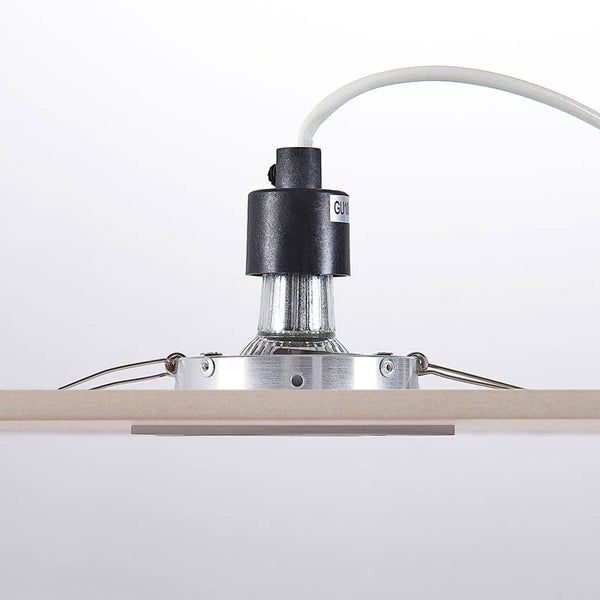 Handtuchständer mit drei gerollten Handtüchern