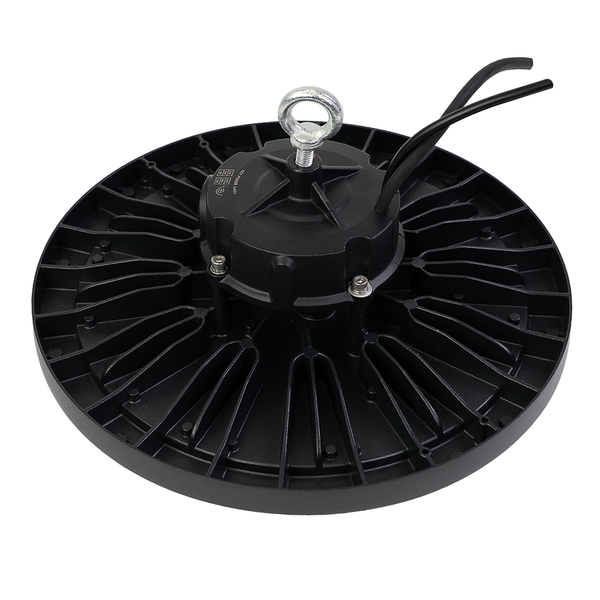 Schwarze LED Hallenleuchte mit Aufhängevorrichtung