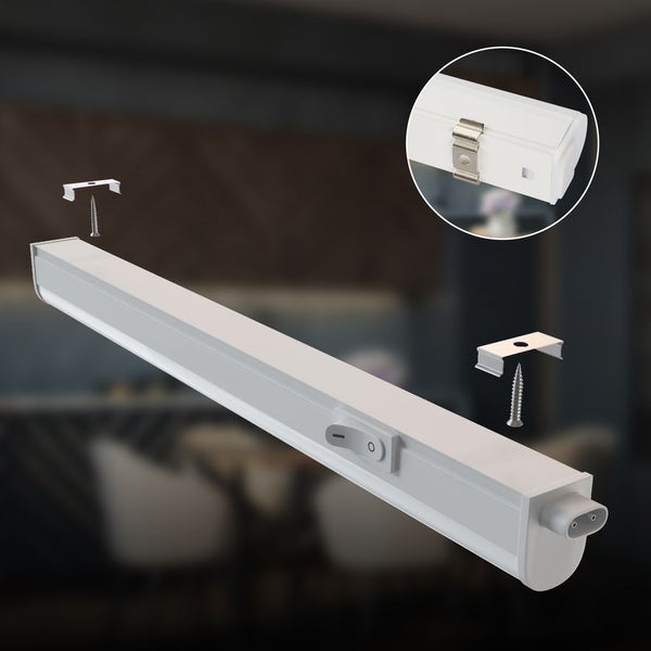 LED-Unterbauleuchte inklusive Montagematerial und integriertem Schalter.