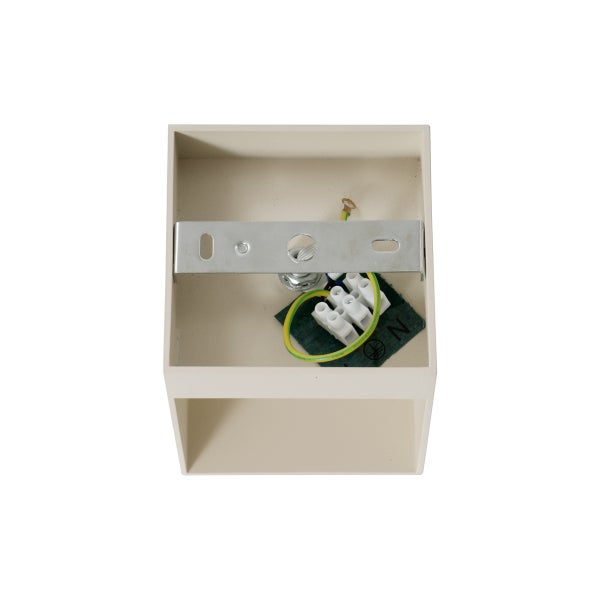 Innenansicht einer Lampenfassung mit Klemme und Befestigung