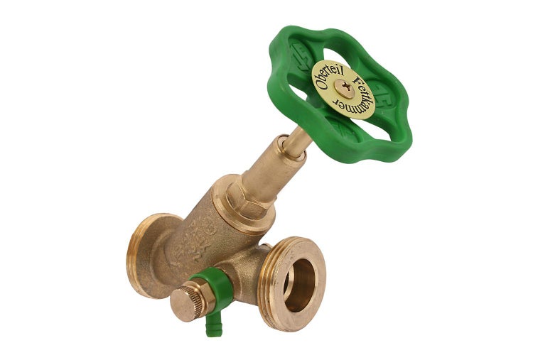 Schrägsitzventil aus Messing mit grünem Handrad und Entleerungsventil für die Wasserinstallation.