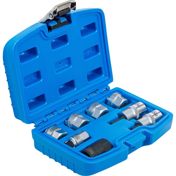 Steckschlüssel-Satz im blauen Werkzeugkoffer geöffnet