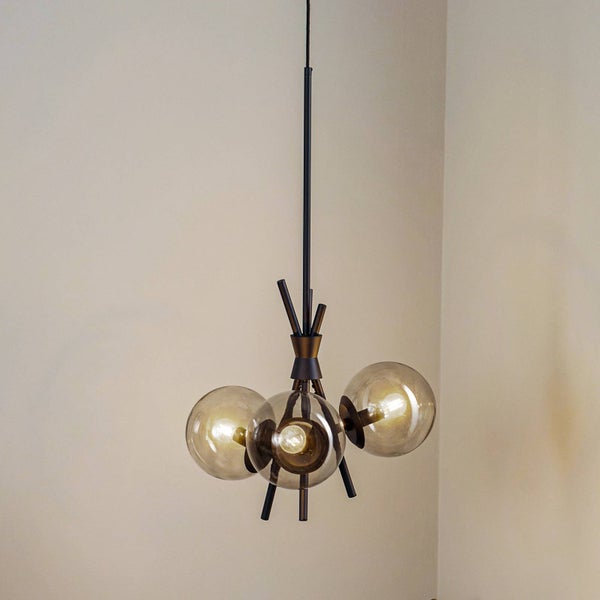 Pendelleuchte mit drei Glaskugeln