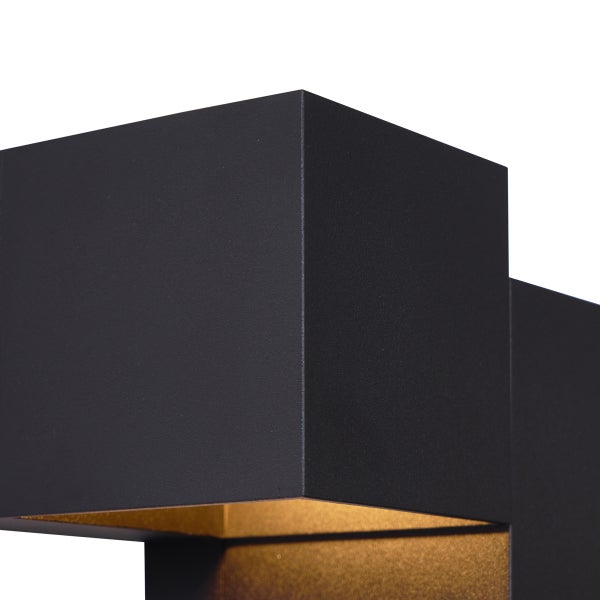 Schwarze Außenwandleuchte in Würfelform