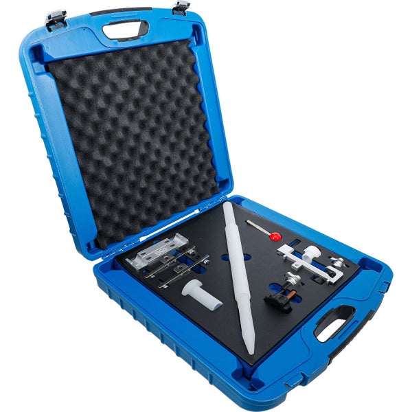 Geöffneter Montagekoffer mit verschiedenen Werkzeugen