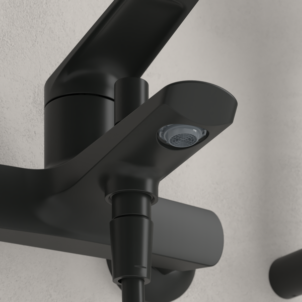 Villeroy & Boch Oasis Badewannenarmatur Aufputz, Wasserhahn Badewanne mit Rückflussschutz und Umstellfunktion, Mischbatterie Badewanne mit beweglichem Strahlregler, rund, Matt Black