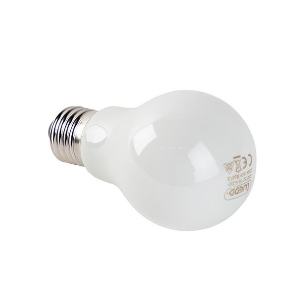 LED-Leuchtmittel mit E27-Sockel, mattiertes weißes Glas, 1 Watt, 2200 Kelvin.