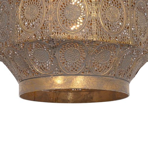 Detailansicht einer orientalisch gestalteten Hängeleuchte aus Metall