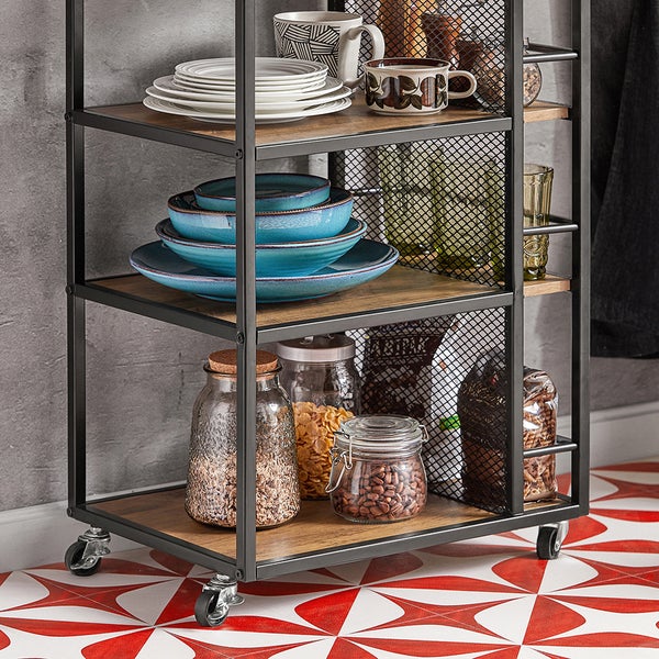 Küchenwagen mit Geschirr und Vorratsgläsern