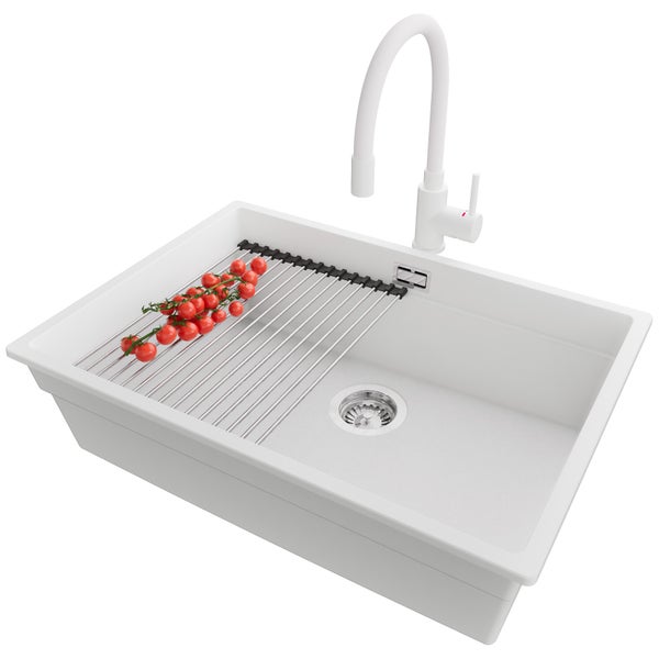 Spülbecken mit Abtropfgestell, Armatur und Tomaten