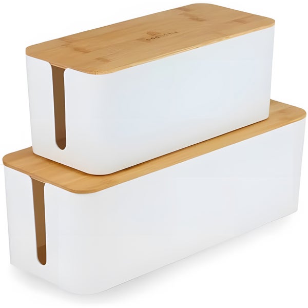 Zwei Kabelboxen aus Kunststoff mit Bambusdeckel in verschiedenen Größen für das Kabelmanagement.
