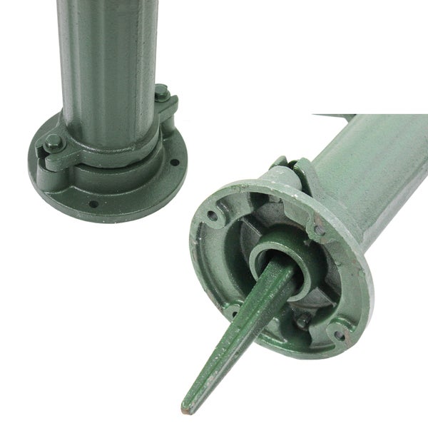 Standfuß für Schwengelpumpe aus grünem Gusseisen mit Flanschanschluss und Innenmechanik in Detailansicht.