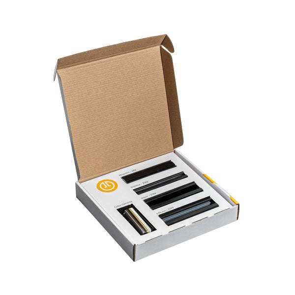 Musterbox mit Schienen und Farbmustern