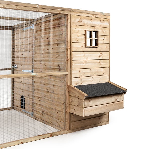 Holzhühnerstall mit Fenster und Legenest