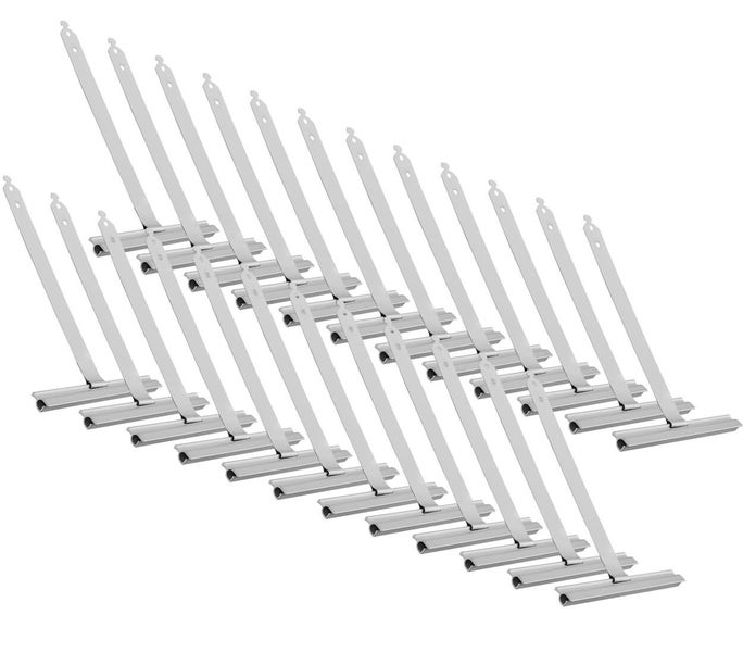 Mehrere Fensterwischer aus Metall aufgereiht.