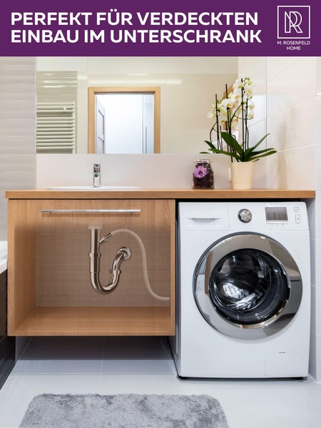 Badezimmer mit Waschbeckenunterschrank, Waschmaschine und Spiegel