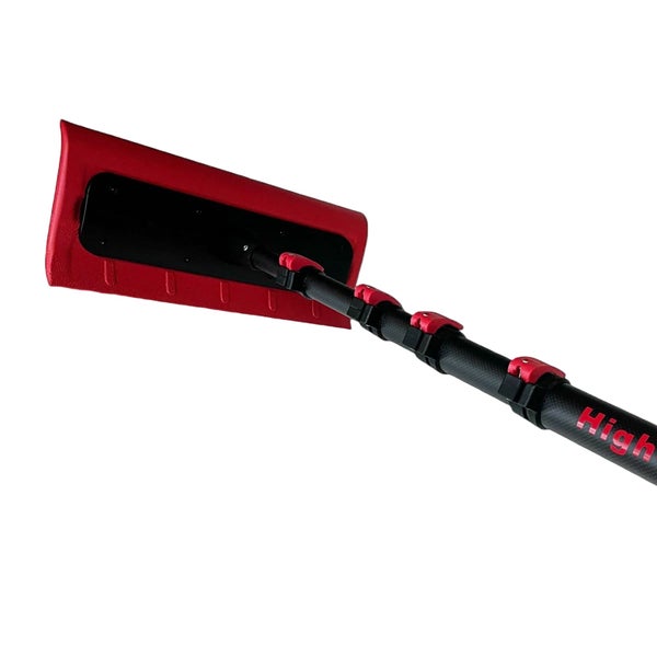 Eine Teleskop-Schneeschaufel mit rotem Schaufelblatt und schwarzem Griff.