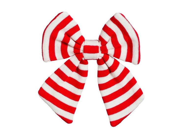 Dekorative Schleife aus Strickmaterial mit Streifenmuster zur weihnachtlichen Dekoration