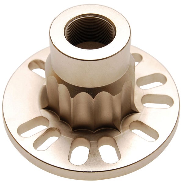 Metalladapter mit Gewinde und Aussparungen