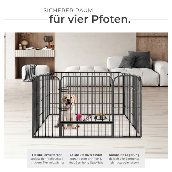 Laufstall für Welpen im Wohnzimmer mit Hund, Spielzeug und Futternapf