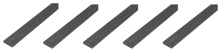 Fünf gleich lange Flachstahl Stangen aus Metall für Heimwerkerprojekte